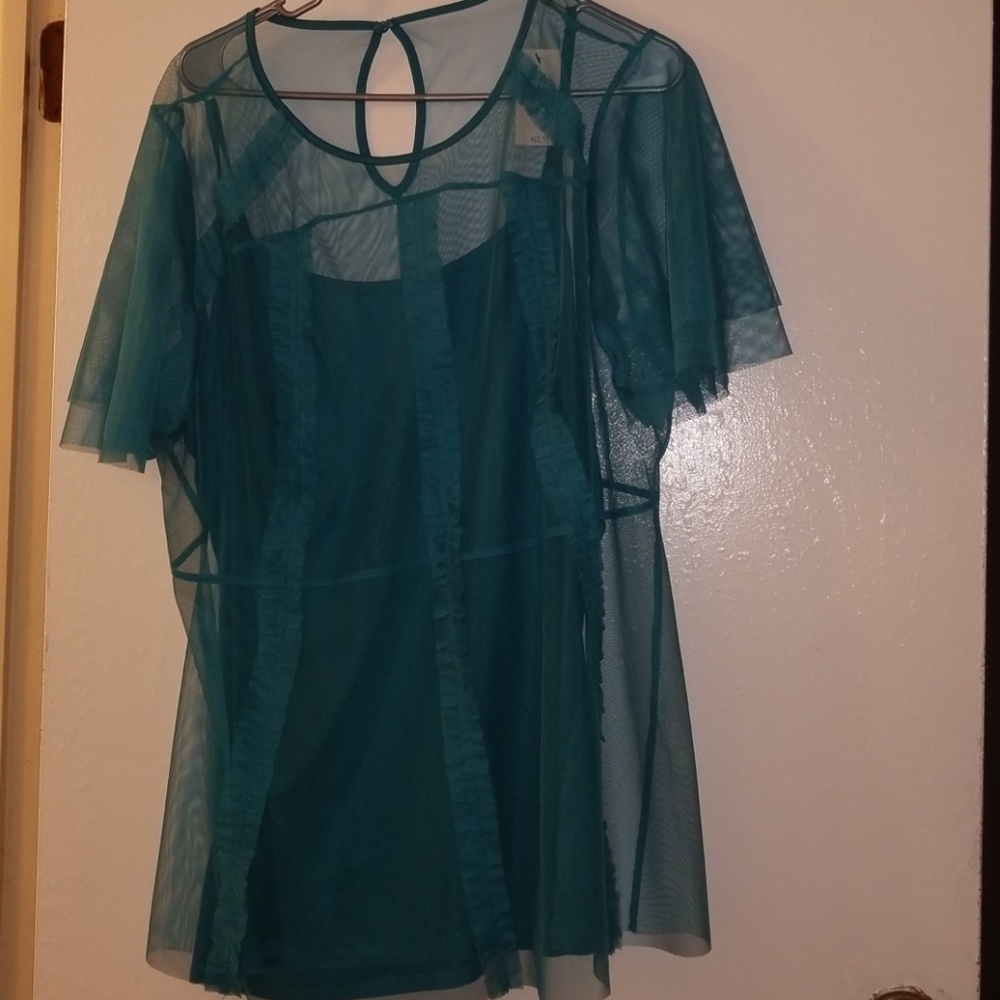 BLOUSE